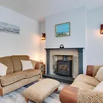 3 Bed In Oc-wa314 Holiday home