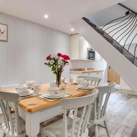 Holiday home 3 Bed In Oc-wa314 *