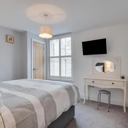 Surgery House בית נופש *